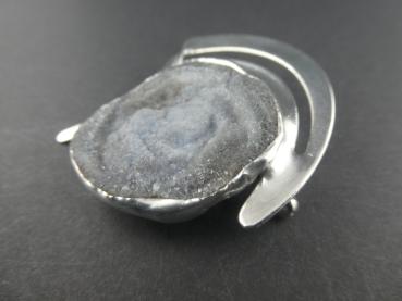 Chalcedonrose Brosche